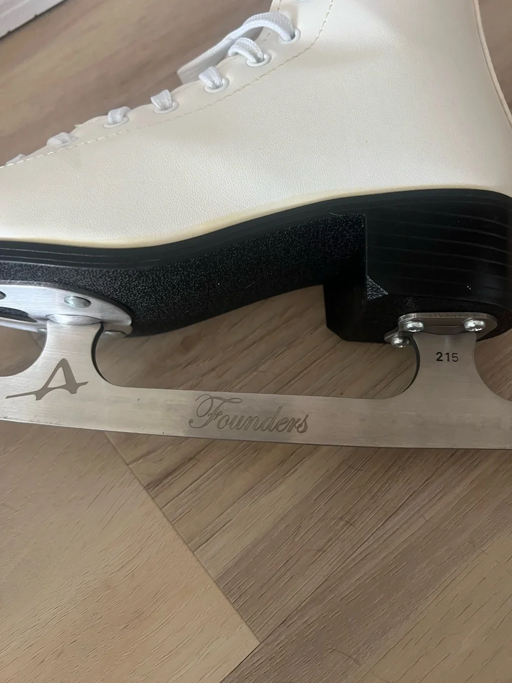 American Athletic Founders Classic Girl Ice Skates Figure Boots Size US 4 Eur 35